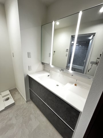 百道タワーの独立洗面台