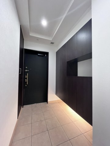 百道タワーの玄関