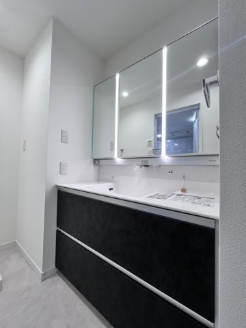 百道タワーの独立洗面台