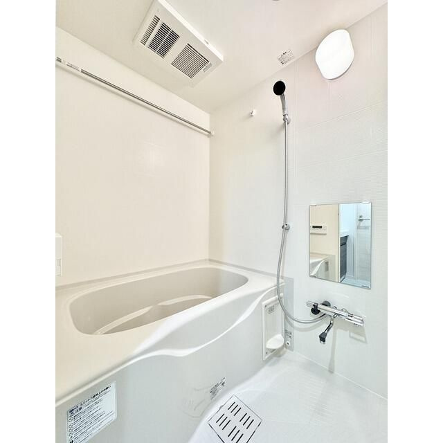 コンフォリア西尾久の浴室