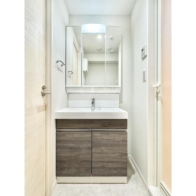 コンフォリア西尾久の洗面所