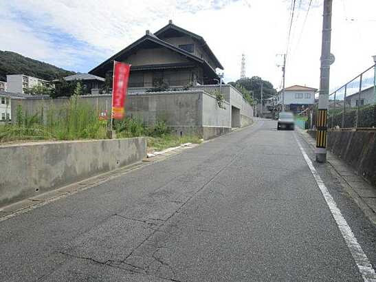 【前面道路含む現地写真】