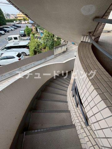 センチュリー志木のロビー