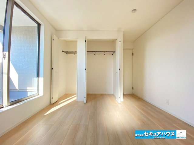 【同施工物件ご案内可能】東海市富貴ノ台 全3棟　（ 月々80,000円～）の内観：施工例|【洋室イメージ】
◆家族一人ひとりの大切なプライベート空間。趣味に合わせて使って頂けるようシンプルに仕上げてあります。暮らし心地を大きく左右する収納を、適材適所に配置し使い勝手を考慮しました。　