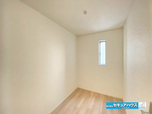 【同施工物件ご案内可能】東海市富貴ノ台 全3棟　（ 月々80,000円～）の内観：施工例|【バルコニーイメージ】
◆見晴らしもよく、太陽の温かな温もりをめいっぱい受け止めてくれます。
太陽の光と爽やかな風を受けたお洗濯物はあっという間に乾き、取りこむ時には太陽の匂いを感じられそうですね。　