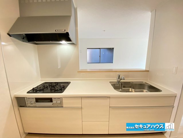 【今からご案内可能】東海市富貴ノ台 全3棟　のキッチン|【キッチン】
◆同時にたくさんの料理が調理できる。「焼く・蒸す・煮る」の工程を同時進行で進めることができるので、料理を素早く作ることができます。育児でバタバタ忙しいママに嬉しい♪