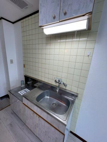 久留米市江戸屋敷１丁目のアパートのキッチン