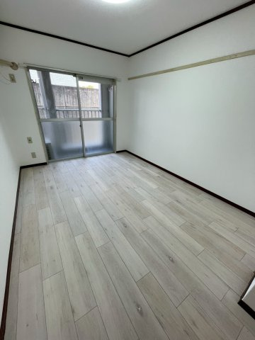 久留米市江戸屋敷１丁目のアパートの居間・リビング