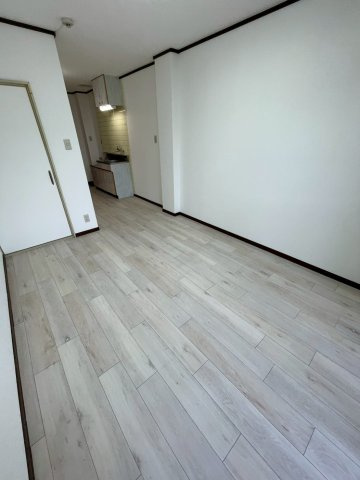 久留米市江戸屋敷１丁目のアパートの洋室