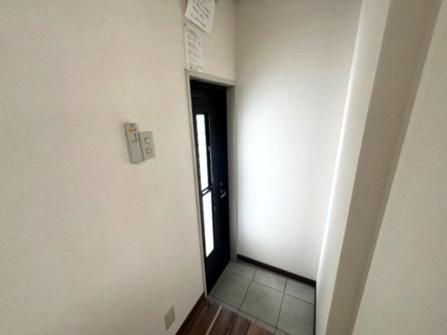 コーポクレドール の玄関