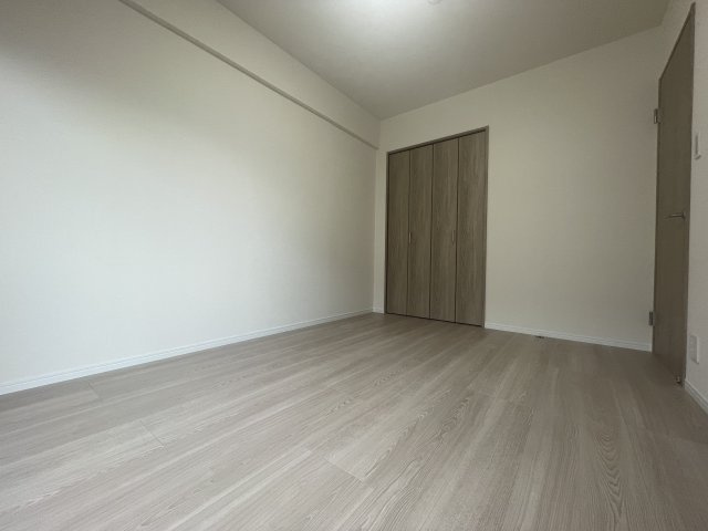 アンピール空港西の洋室