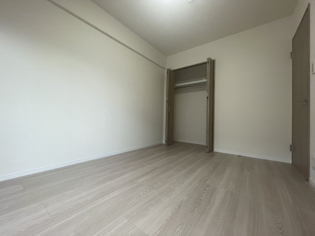 アンピール空港西の洋室