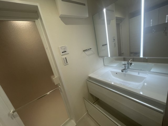 アンピール空港西の浴室