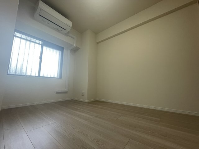 アンピール空港西の洋室