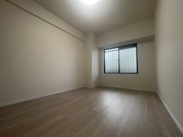 アンピール空港西の洋室