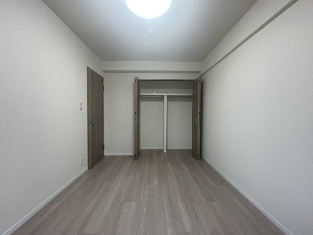 アンピール空港西の洋室