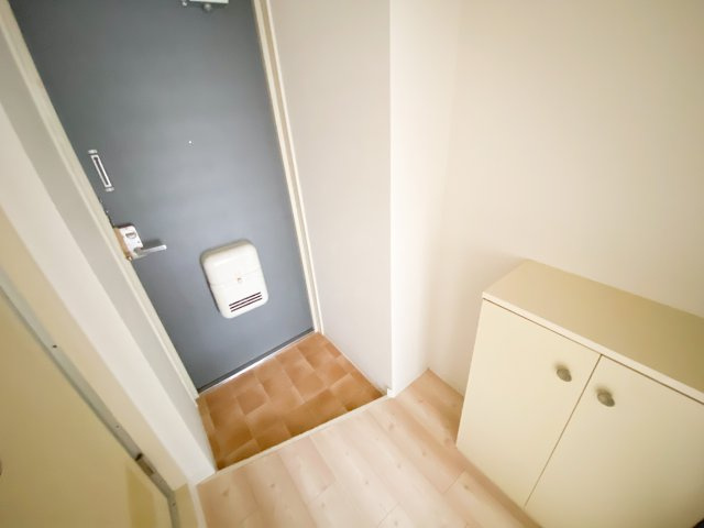 エクラ平野の玄関