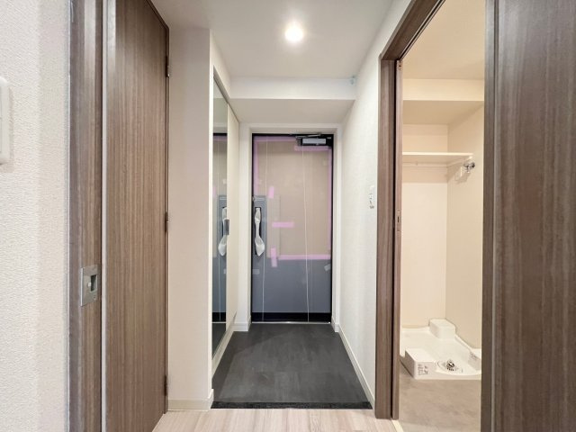 プレサンス　DOMECITY　コレーレの玄関