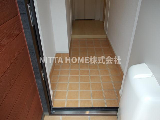 コンコードⅠの玄関|シューズボックスに玄関収納も付いています＊