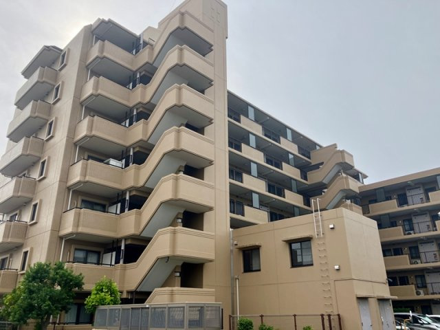 クレストコート上尾の外観