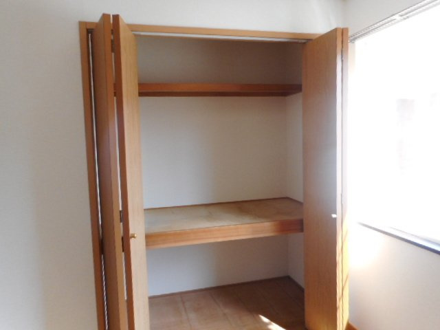 カーサ・エスト内原の収納