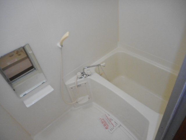 カーサ・エスト内原の浴室