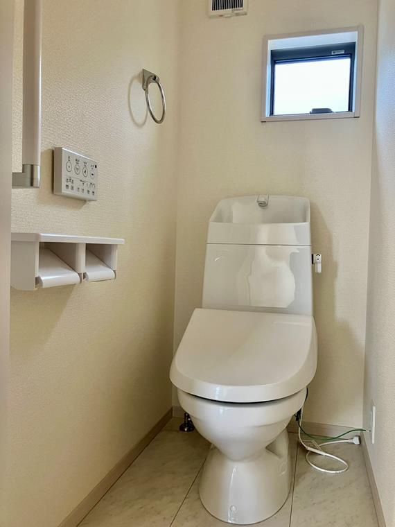 矢作町戸建のトイレ