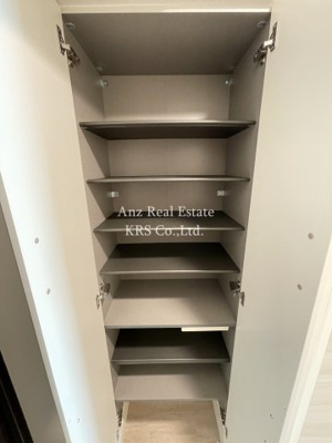 【設備】 | セルン新町 | シューズボックスは天井高！奥行きがあり大変便利！