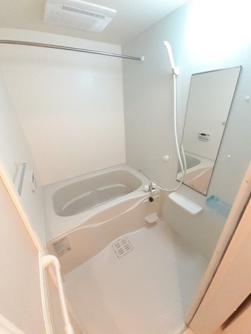 フェリシテ・メゾンＢの浴室