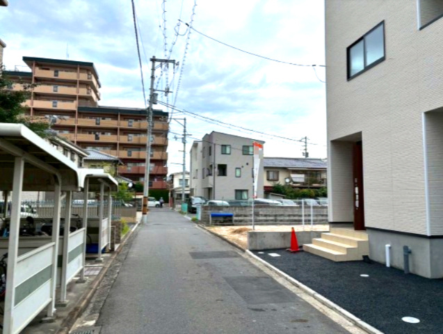 佐伯区五日市中央第3の前面道路含む現地写真|前面道路です。