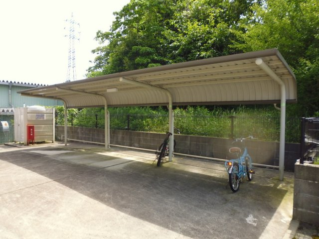 サンライズI番館のその他共用部分|駐輪場に自転車も停められます♪