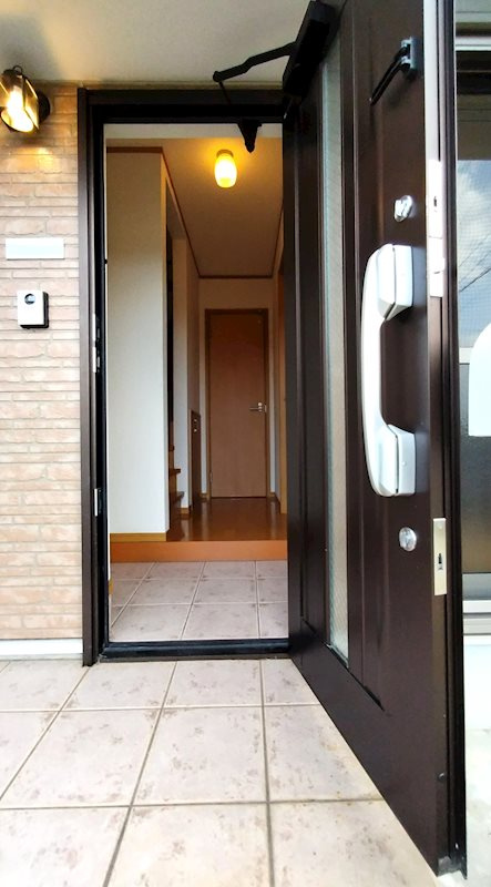 菊池郡菊陽町大字久保田のアパートの玄関