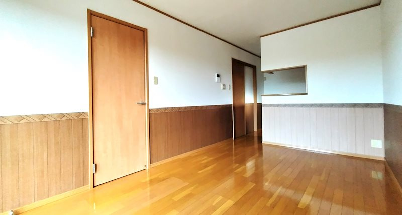 菊池郡菊陽町大字久保田のアパートの居間・リビング