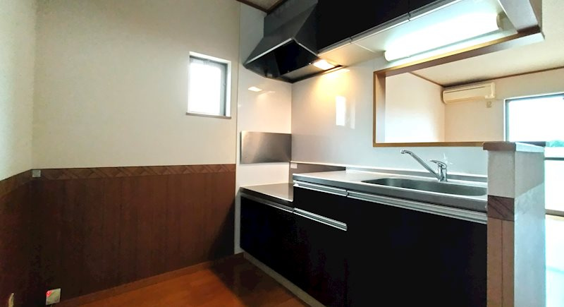 菊池郡菊陽町大字久保田のアパートのキッチン
