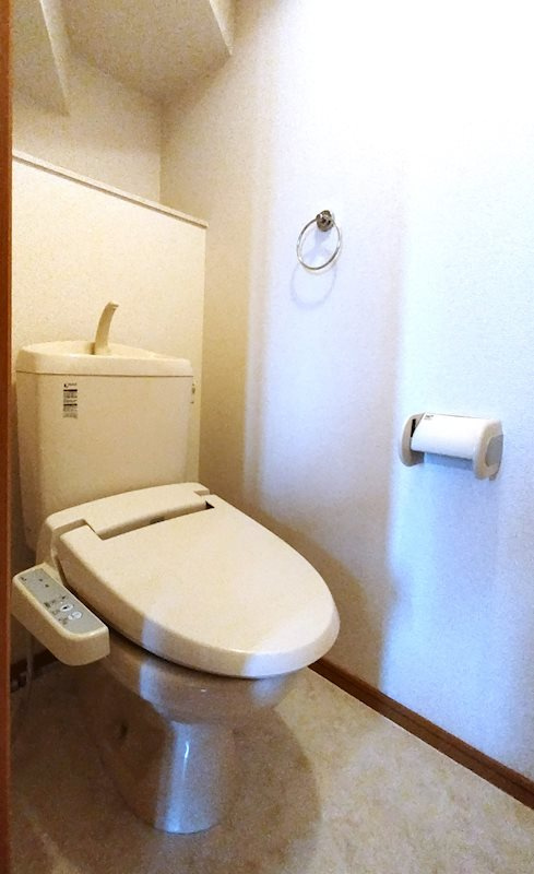 菊池郡菊陽町大字久保田のアパートのトイレ