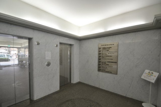 【エントランス】