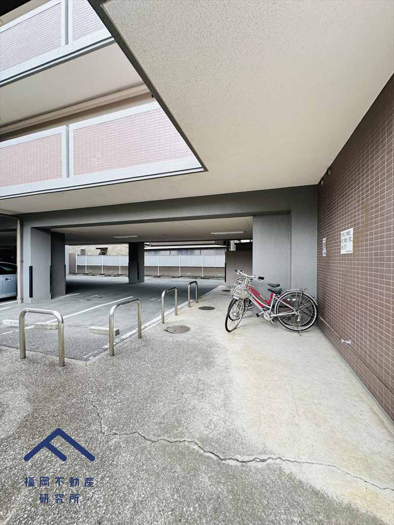 ペルル香椎参道の駐車場