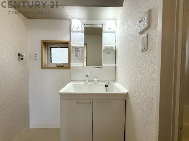 明るい洗面所です！