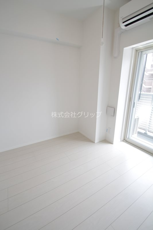 クラリッサ新綱島の洋室