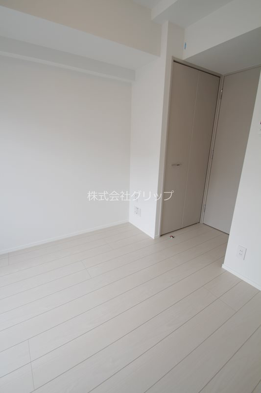 クラリッサ新綱島の洋室