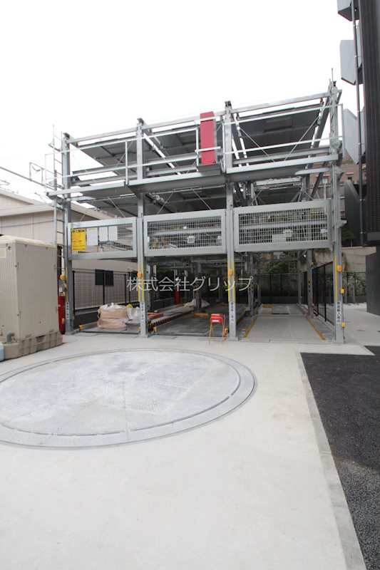 クラリッサ新綱島の駐車場