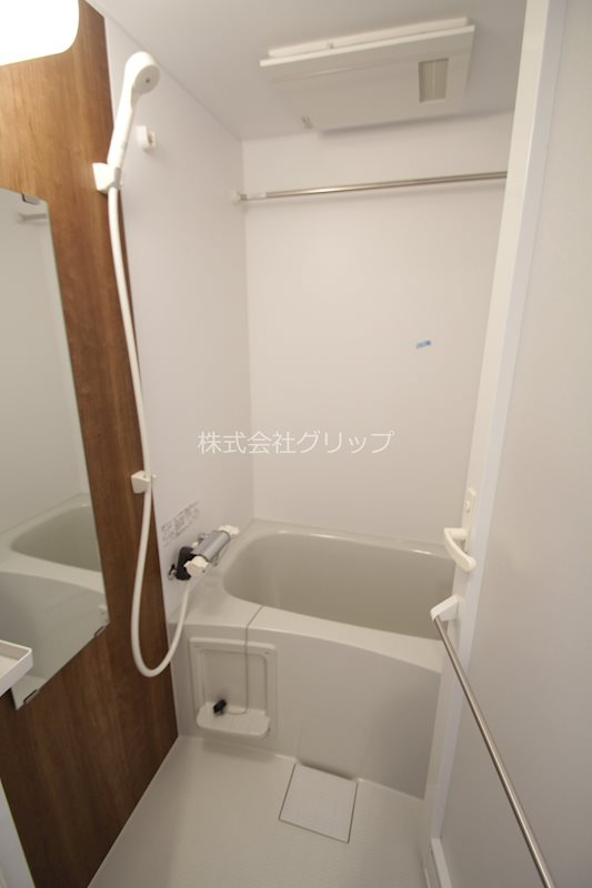 クラリッサ新綱島の浴室