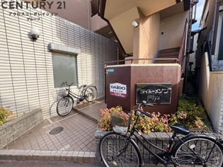 ダイドーメゾン門戸のエントランス