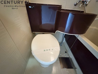 浴室内にトイレがあります☆
