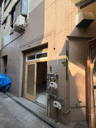 大阪市生野区鶴橋２丁目の店舗一部