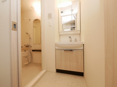 【洗面所】 | グランカリテ九条南 | 忙しい朝には欠かせない洗面所です