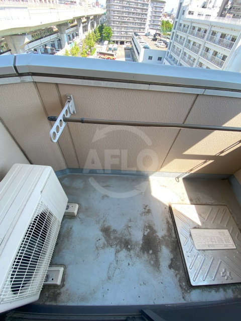 シンエイアド中央大通りビルディングのバルコニー