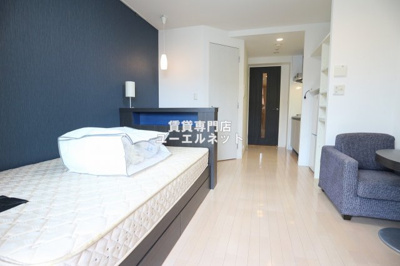 【寝室】 | アパートメンツ江坂 | 明るく開放感のある居室で、自分だけのくつろぎ空間を。