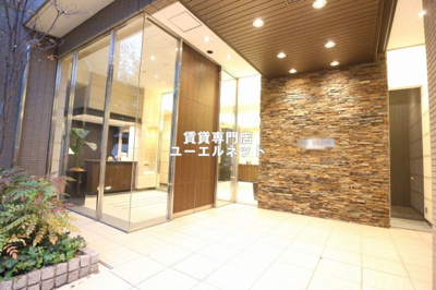 【エントランス】 | アパートメンツ江坂 | 毎日通る場所だからこそ、洗練された空間に