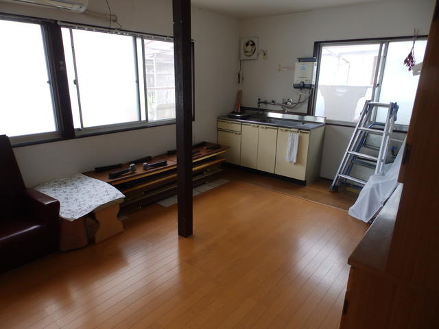 大津市石場の店舗事務所の内装